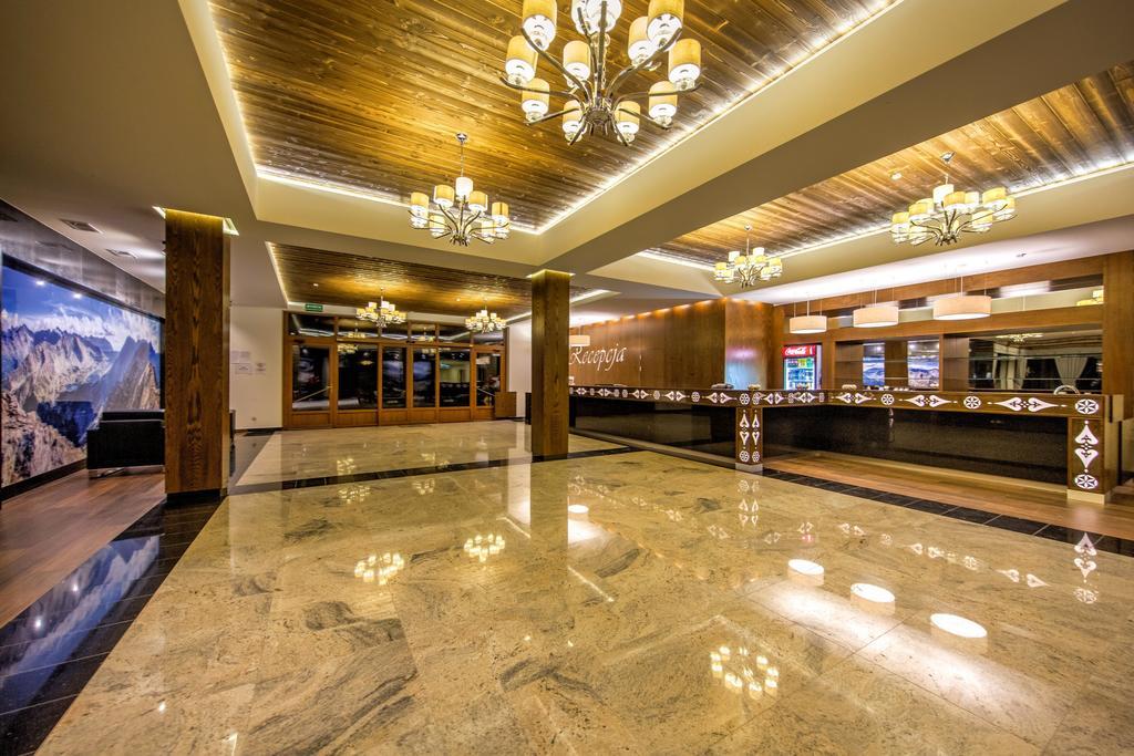 Grand Stasinda Bal Sylwestrowy Animacje Impreza Integracyjna Dwa Posilki Bogaty Bufet Baseny Kregielnia Grota Sauny Squash Silownia Place Zabaw Widoki 1000Mnpm بوكافينا تترايسكا المظهر الخارجي الصورة